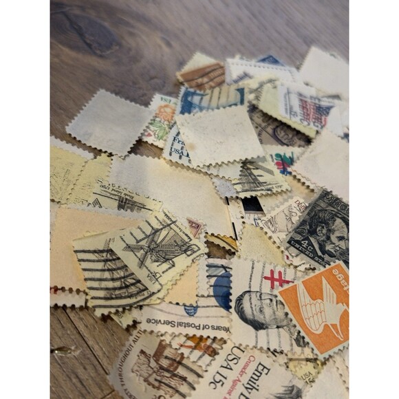 Stamp Collection Assorted USPS Postage 10, 5 Cents Various Vintage Stamps +200 - Picture 4 of 11